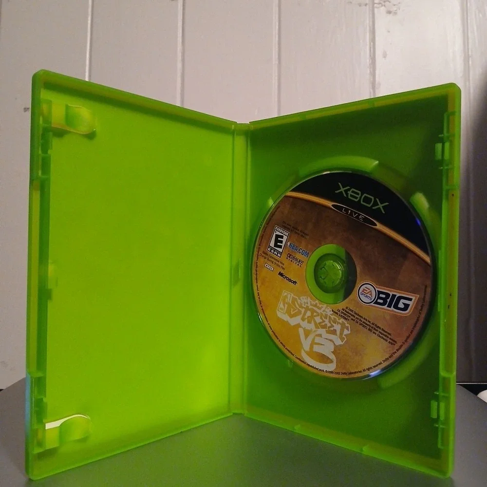 NBA‎ Street Vol. 3 Microsoft Xbox 2005 Disc and Case in Great Condition